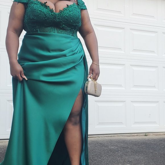 Gown - Picture 2 of 2